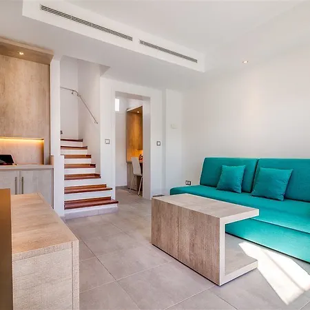 Livvo Calderones - Adults Recommended