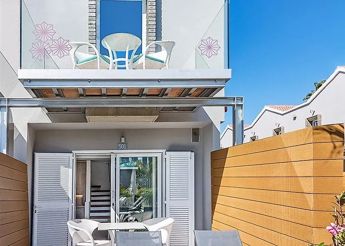 Livvo Calderones - Adults Recommended