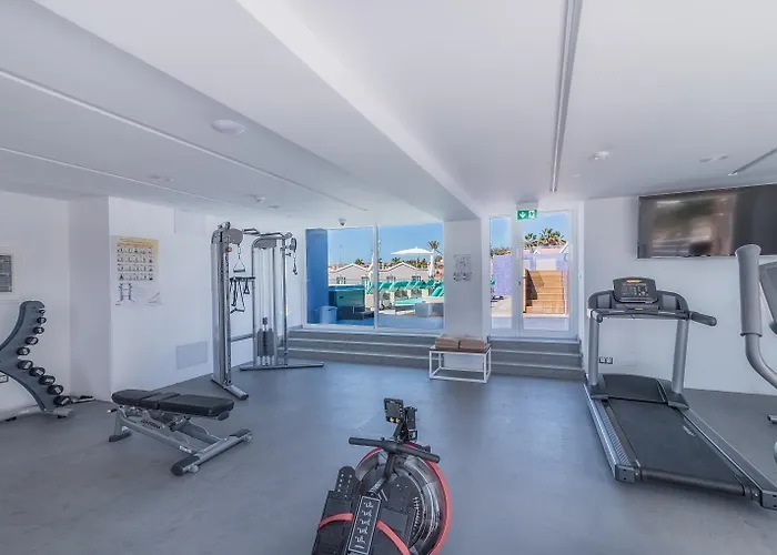 Livvo Calderones - Adults Recommended 4*